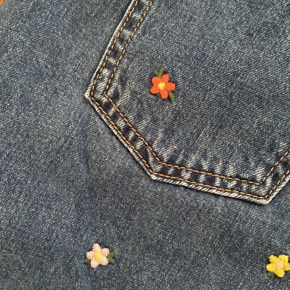 Gap Kids Girls Size XL Embroidered Denim Overalls - Picture 4 of 4